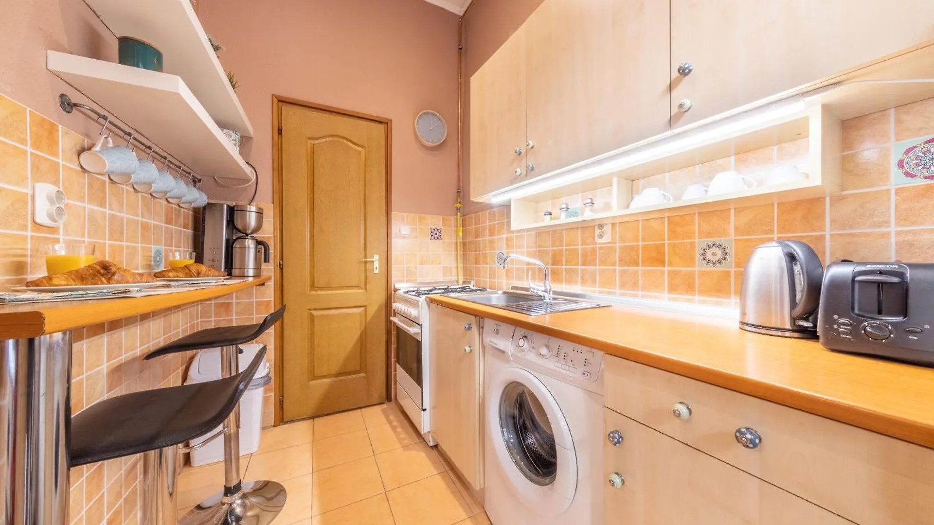 Apartment Simona - Lovely Studio In The Downtown . Budapest